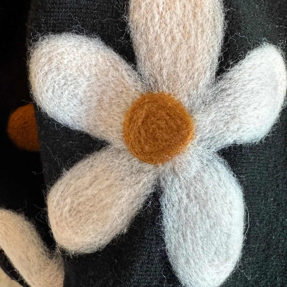 Aaeda Floral Black Sweater Small Cottagecore vibes| soft Grunge | Indie‎ Style